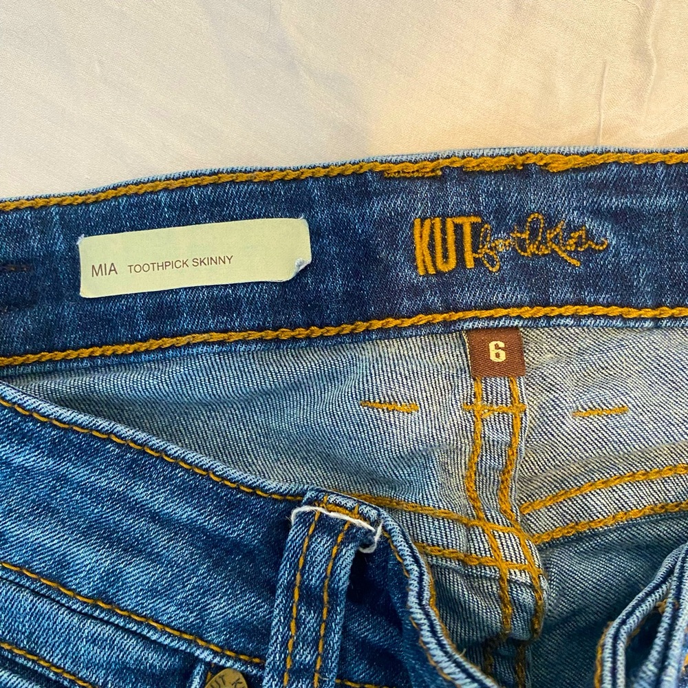 Kut from the Kloth size 6/28 skinny jeans